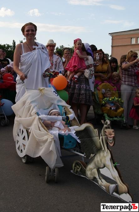 В Кременчуге прошел Парад колясок (ВИДЕО)