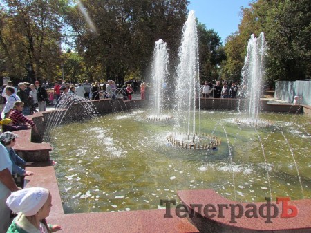 В сквере «Октябрьский» заработал фонтан
