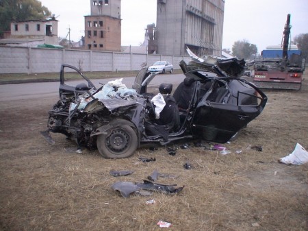 В Глобино при столкновении иномарки с КамАЗом погибло 8 человек (фото, видео)