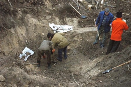Под Кременчугом нашли обломки советского военного самолета и останки летчиков (ФОТО)