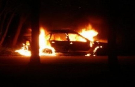 В Кременчуге, на территории Автозаводского РОВД, сгорел автомобиль милиционера