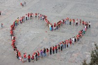 123 кременчужанина  на площади Победы изобразили  «Живое сердце» (Фото, Видео)