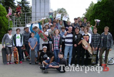 В Кременчуге прошли городские соревнования по скейтбордингу (ФОТО)