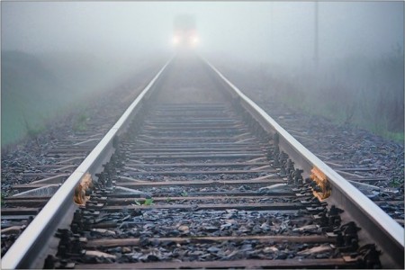 В Комсомольске, на территории ПГОКа, 25-летний парень бросился под поезд