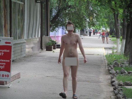 В Кременчуге задержан мужчина, который голым разгуливал по центру города