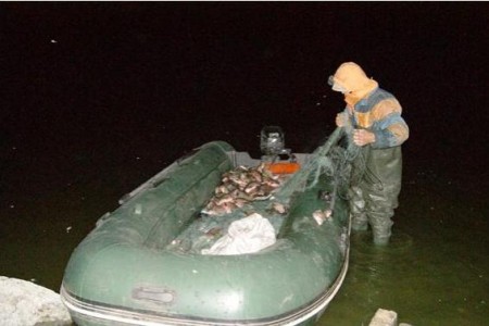 На Кременчугском водохранилище поймали черкасских браконьеров