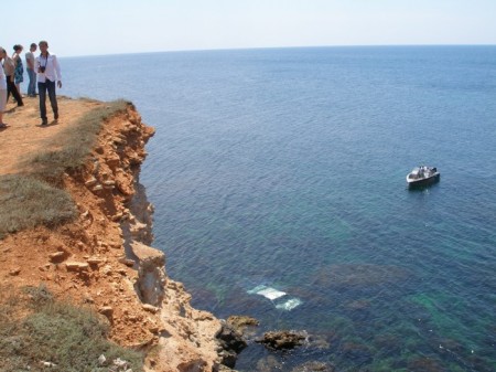В Крыму кременчужанка на «Жигулях» «слетела» в море и чудом выжила