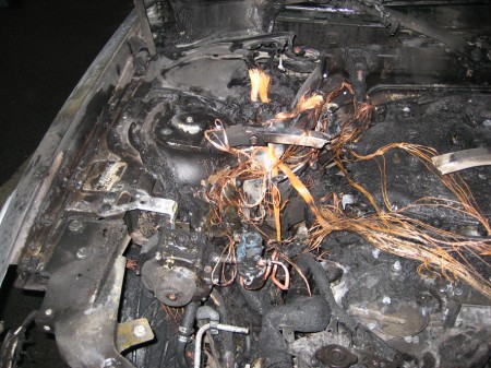 В Полтаве депутату горсовета сожгли автомобиль Infiniti-FX35