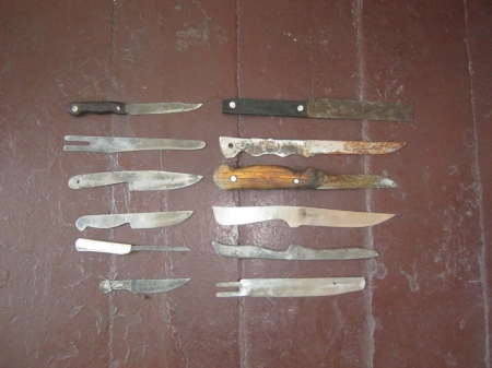 У заключенных Кременчугской колонии нашли ножи, брагу и телефоны