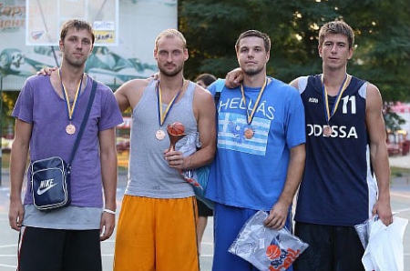 Кременчужанин стал бронзовым призером турнира по стритболу