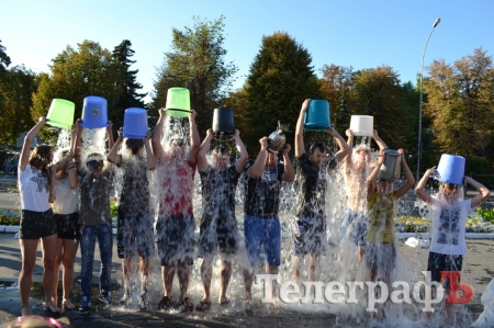 От нардепа и чиновников осталось мокрое место: Ice Bucket Challenge в Кременчуге