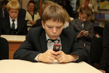 Кременчугские школьники активно пользуются планшетами вместо книг