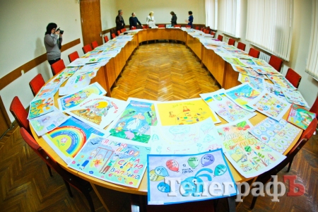 В Кременчуге состоялся конкурс детских рисунков “Мої права”