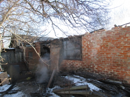 В Кременчугском районе в сарае сгорела крыша