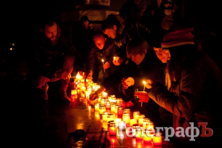 В Кременчуге почтили память жертв обстрела под Волновахой, а также кременчужан, погибших в АТО