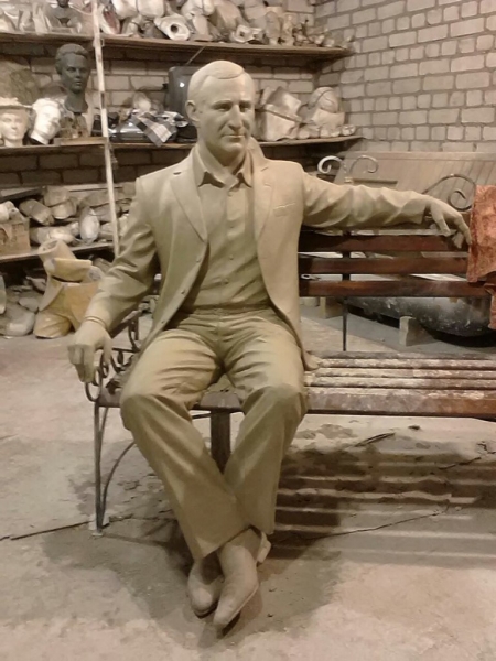 Опубликован снимок эскиза скульптуры кременчугского мэра