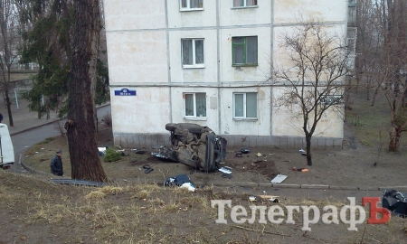 В Кременчуге разбился BMW: двое молодых людей погибли