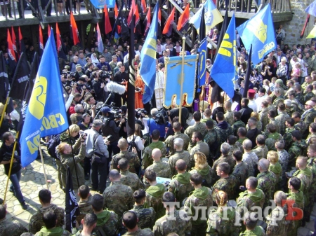 Холодний Яр: тепер з козацькими прапорами йтимуть у бій воїни АТО