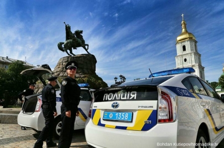 У Києві на Софійській площі склали присягу 2 000 нових поліцейських