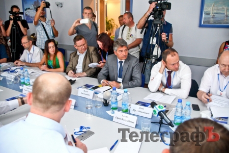 Як нардепи, журналісти і екологи інспектували ГЗК під Кременчуком