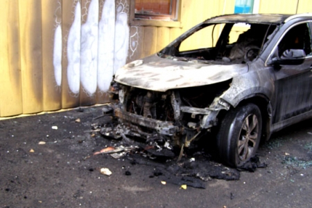 Поджигатели автомобилей переключились на Полтаву: ночью горели 3 автомобиля