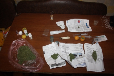 Правоохранители нашли в квартире кременчужанина марихуану и "Метадон"