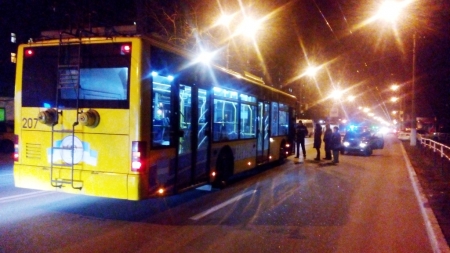 В Кременчуге на Молодежном троллейбус сбил пешехода