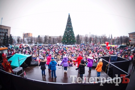 В Кременчуге Святой Николай открыл главную городскую елку В Кременчуге Святой Николай открыл главную городскую елку
