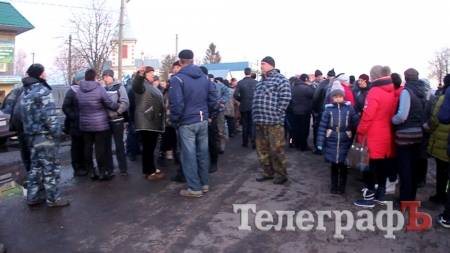 На Полтавщине рыбаки перекрыли трассу государственного значения Борисполь-Днепропетровск-Запорожье