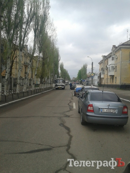На мосту в Кременчуге - пробка