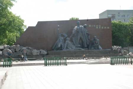 В Кременчуге ветеранов Второй Мировой соберут возле недостроенного мемориала «Вечно живым»