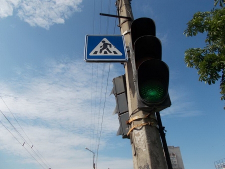 В Кременчуге появится еще один мигающий знак "Пешеходный переход"