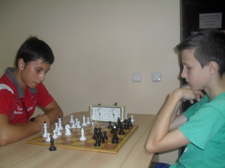 Майстри шахів відзначили День Шахів двома турнірами