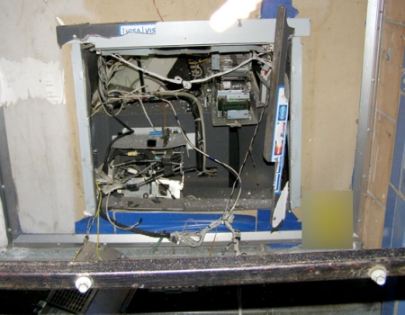 На Полтавщине с помощью газа взорвали банкомат в здании сельсовета