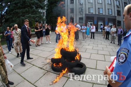 Сессия Кременчугского горсовета 30 августа: храм, Крым и горящие шины