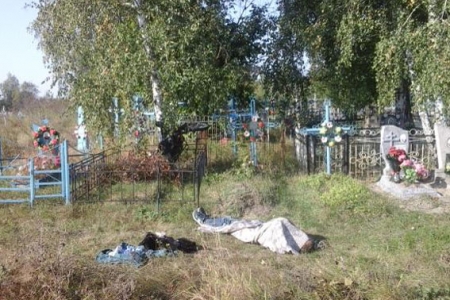 На Полтавщине погиб мопедист, врезавшись в оградку на кладбище