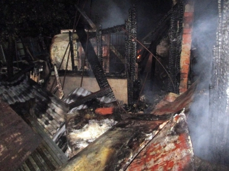 В Кременчуге пожар на веранде дома перекинулся на крышу