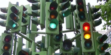 В Кременчуге появятся ограждения возле школ и новый светофор