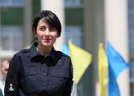 Глава Национальной полиции Хатия Деканоидзе подала в отставку. Ваша реакция