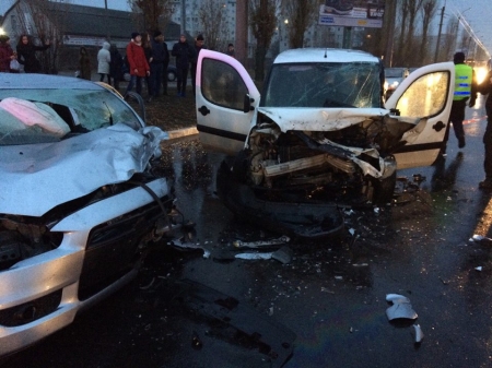 В Кременчуге авария возле бывшего «Велмарта»: три человека в больнице