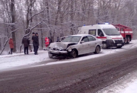Кременчужани потрапили в ДТП на Полтавщині: водія затисло в легковику