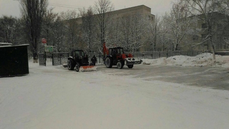 Машини проти снігу: як кременчуцькі комунальники борються з зимою