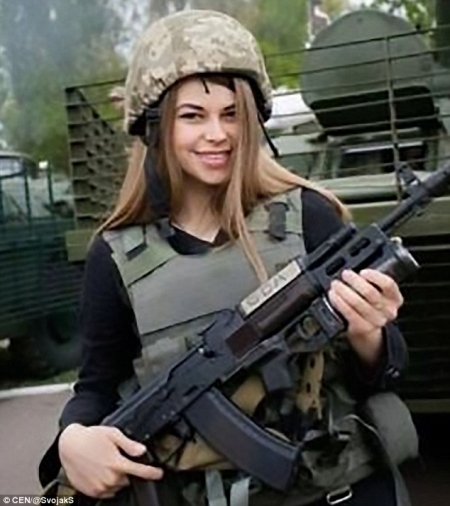 Красота спасёт мир: британский таблоид в восторге от украинок-военных