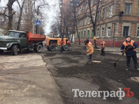 В Кременчуге ремонт дороги на ул. Академика Маслова исчез за 3 недели