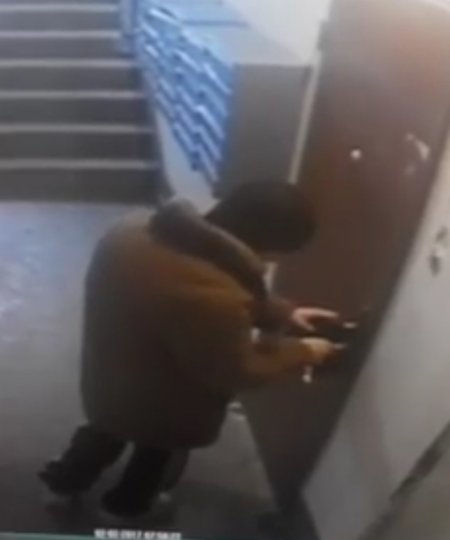 В Кременчуге подозреваемый в кражах продолжает попытки вскрыть квартиры