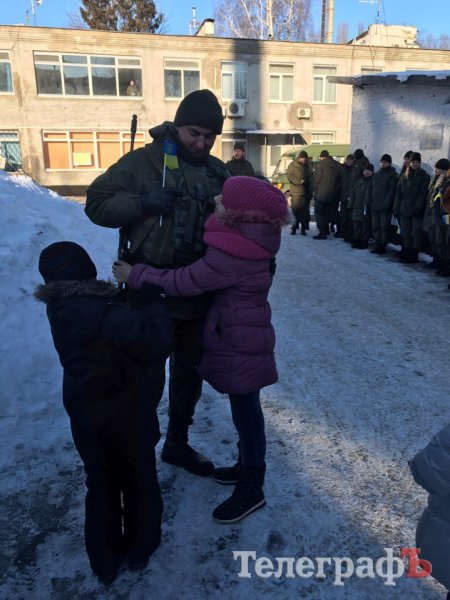 «Папочка, я так ждал!»: нацгвардейцы Кременчуга вернулись из зоны АТО