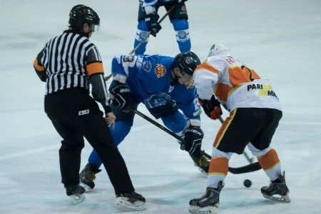 «Кременчук» переміг «Кривбас» не лише на льоду, а й в кулачних боях