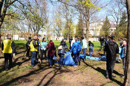 Кременчугская молодежь вычистила 3 городских парка