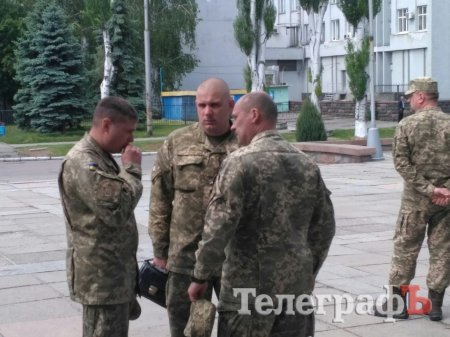 Під гул сирен віддали честь померлому 24-річному сержанту Руслану Кирнісу
