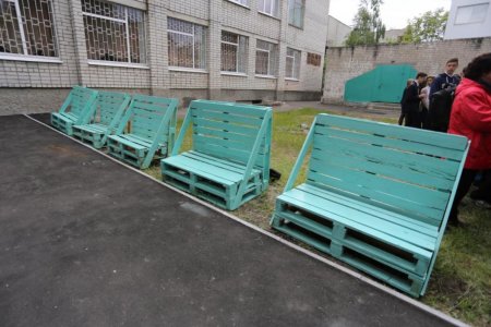 У Кременчуцькому ліцеї №4 з'явились парковка для роверів та велосипедне СТО